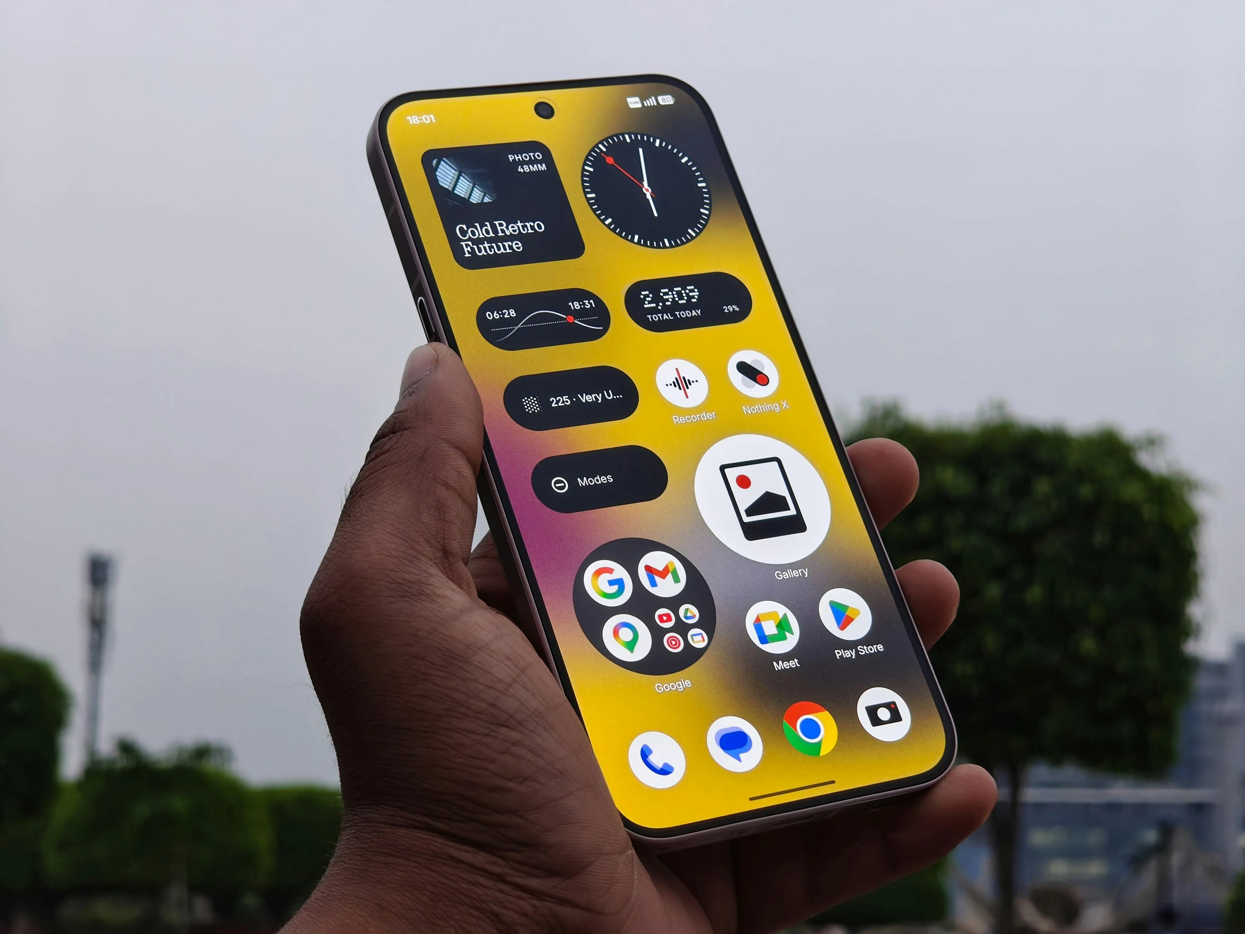 iPhone 13 mini vs Pixel 7a: qué compensa en pequeño (y con qué renuncias)